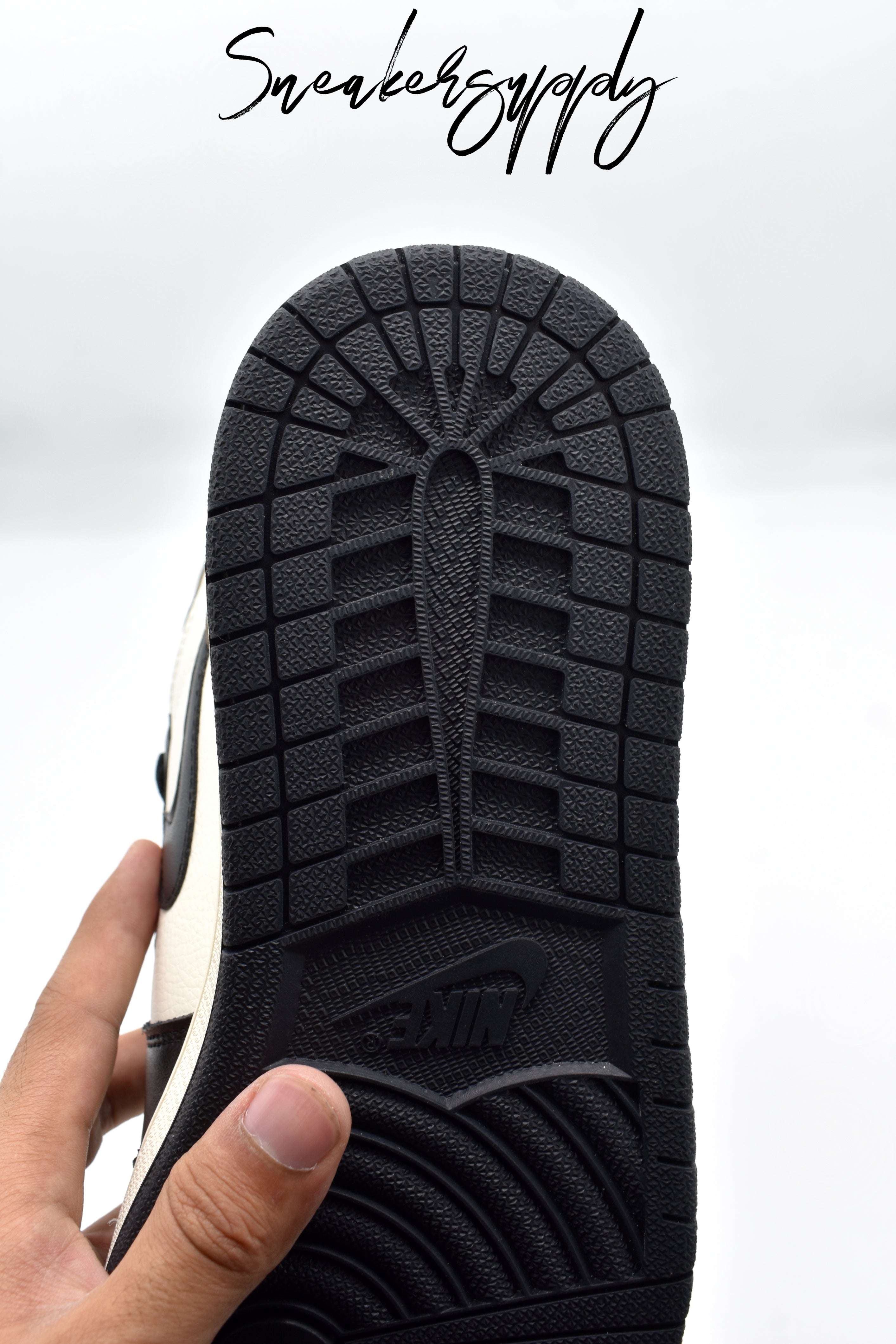 Air Jordan 1 Retro High "Dark Mocha" [PREMIUM BATCH]