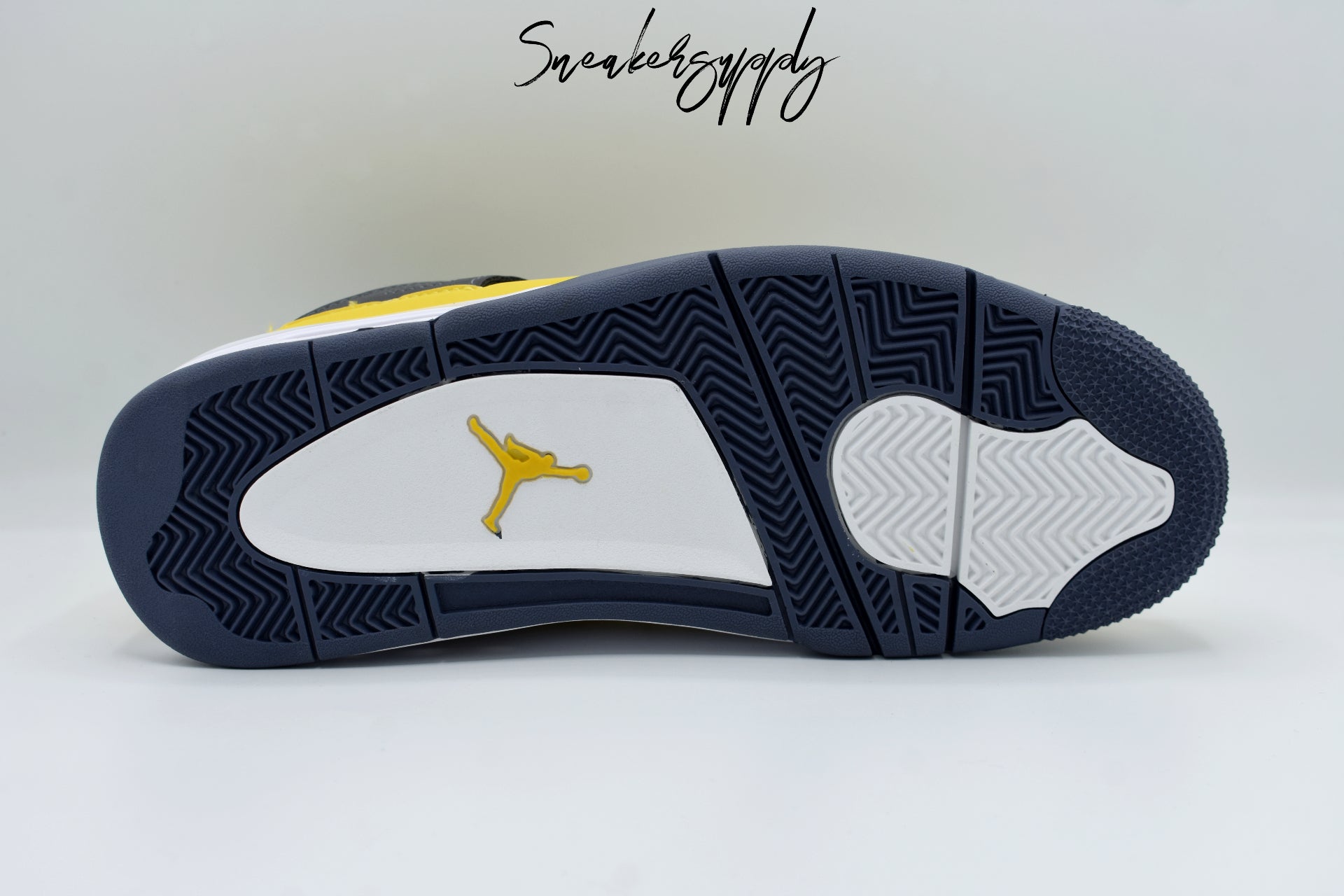 Air Jordan 4 Retro "Lightning"