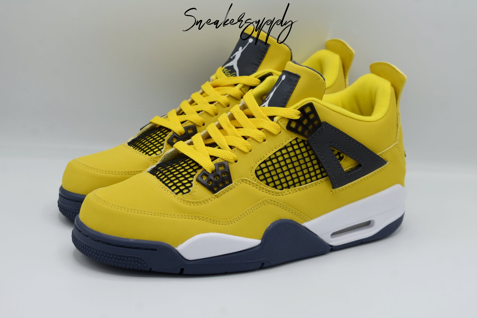 Air Jordan 4 Retro "Lightning"
