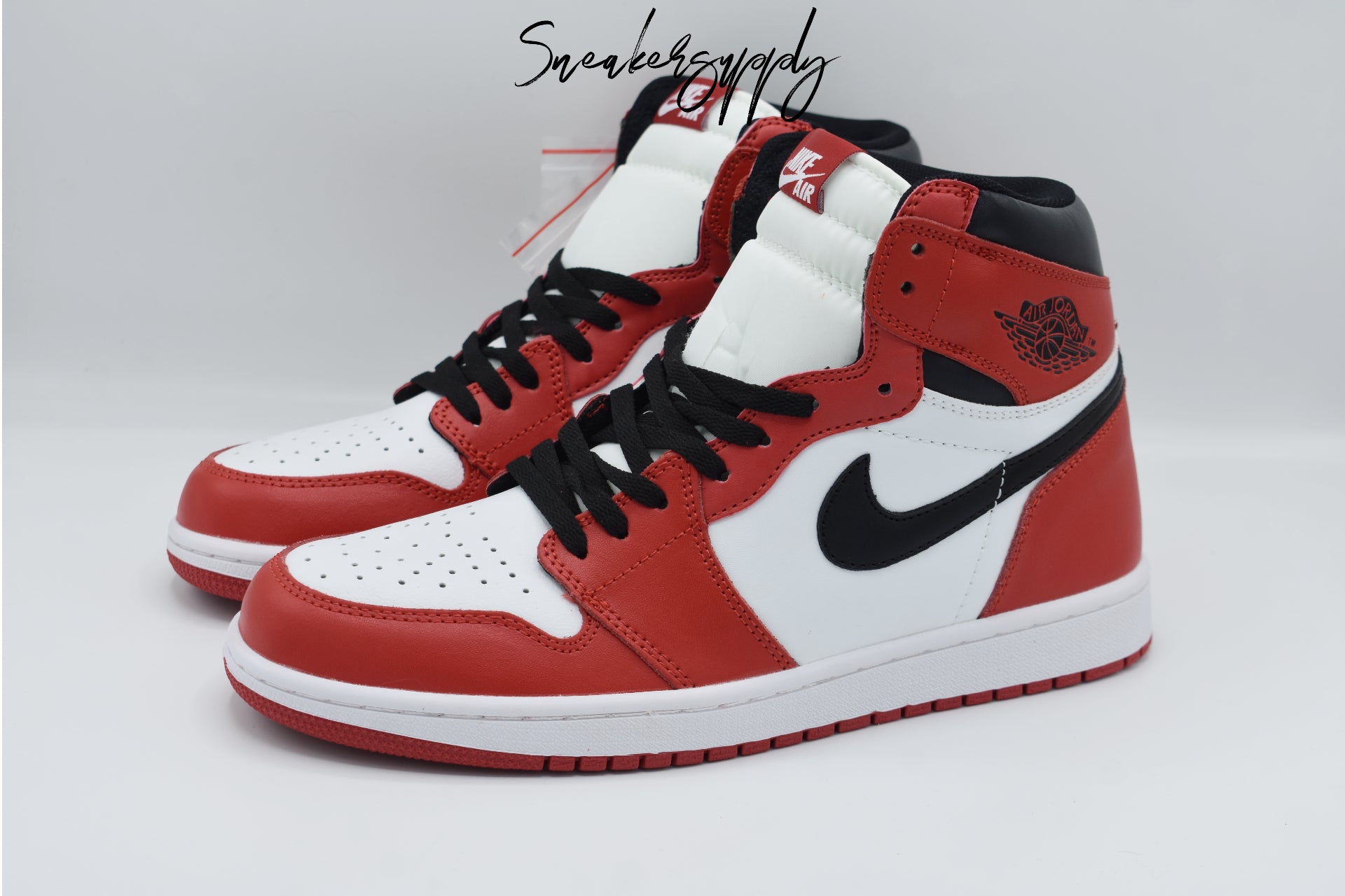 Air Jordan 1 Retro High "Chicago"