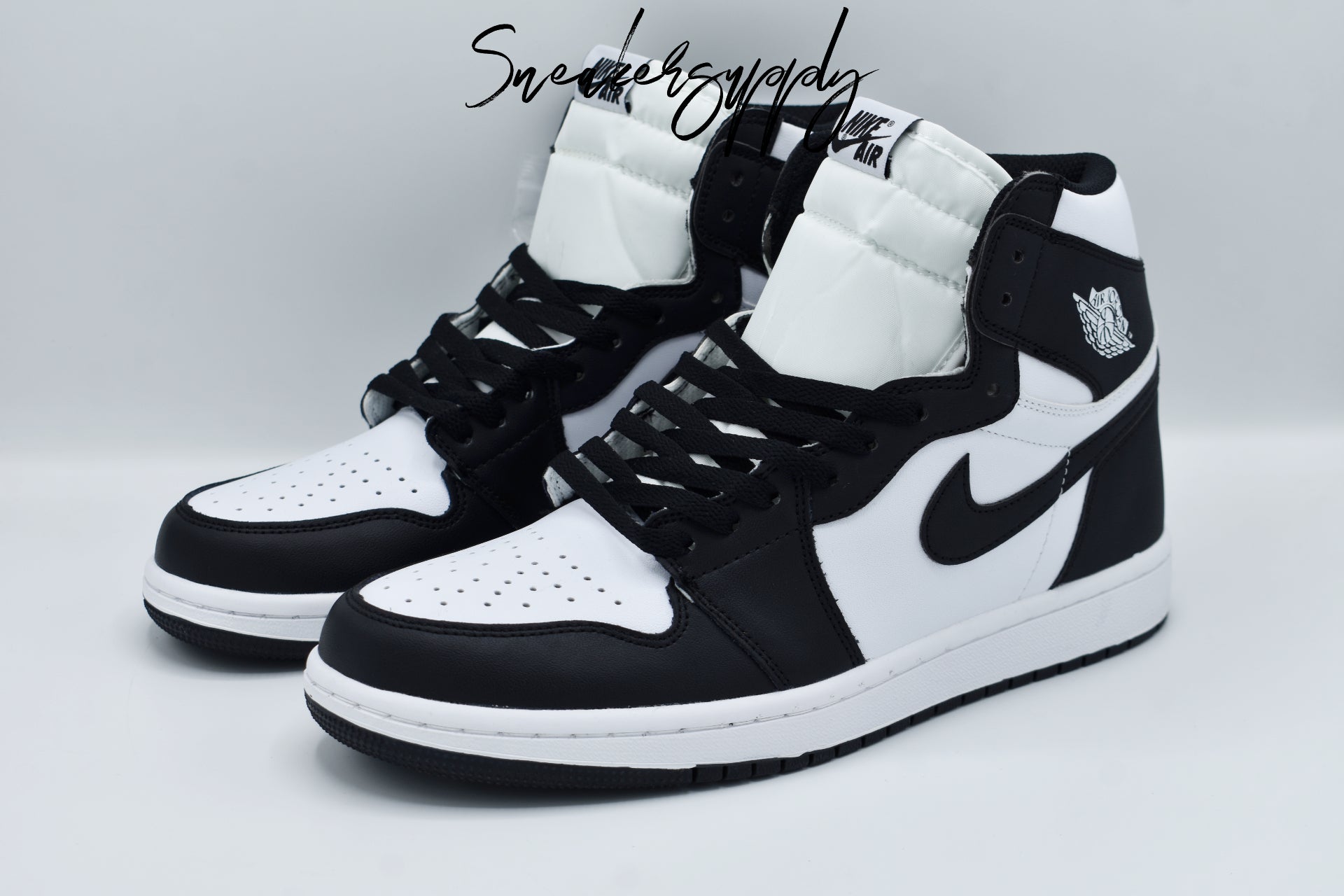 Air Jordan 1 Retro High "Black/White"
