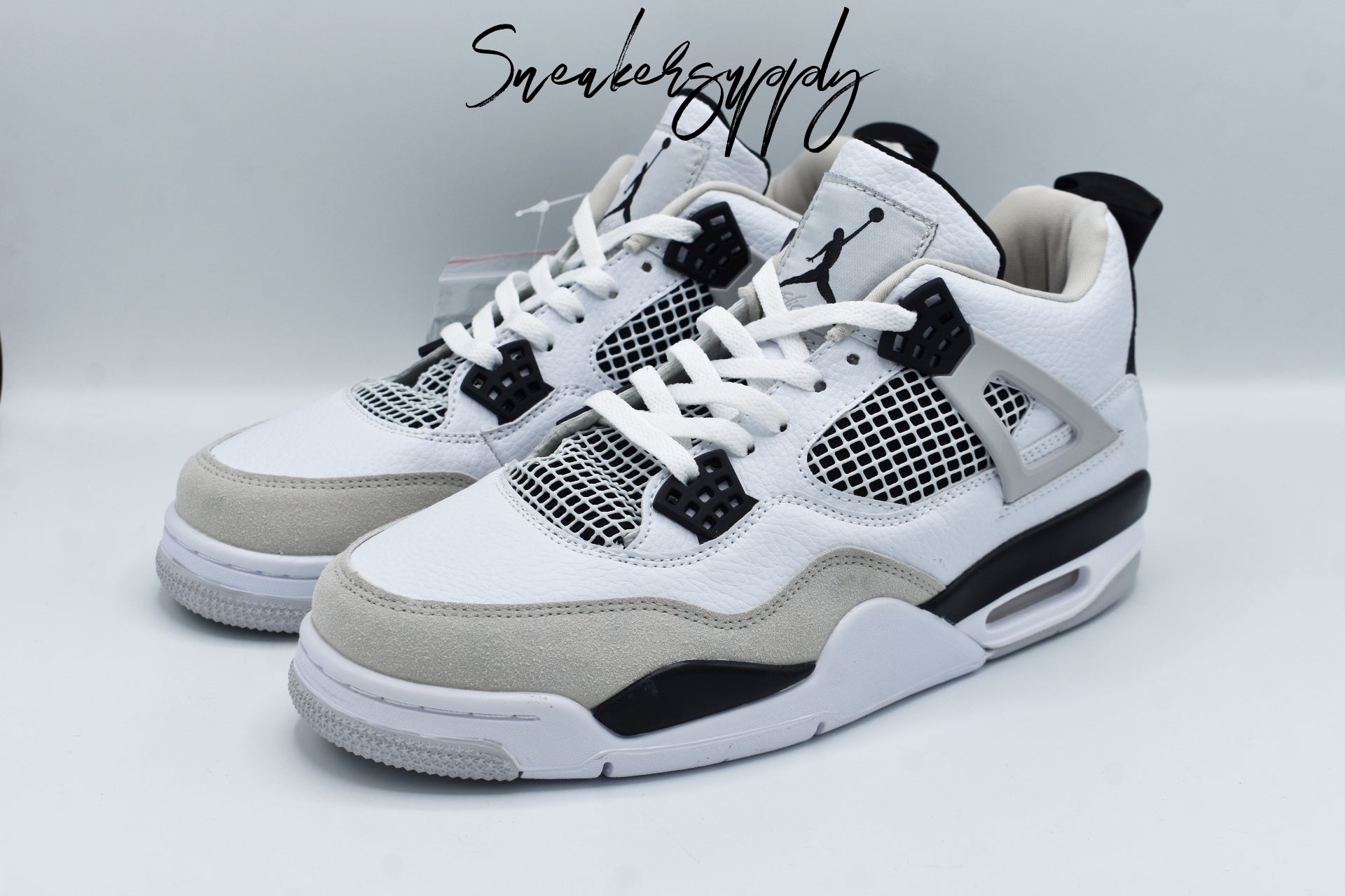 Air Jordan 4 Retro “Military Black”